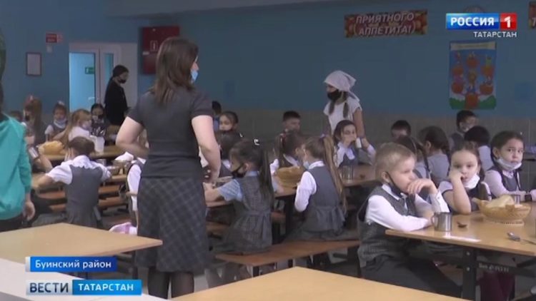 Роспотребнадзор и прокуратура проверили качество школьного питания в Буинске