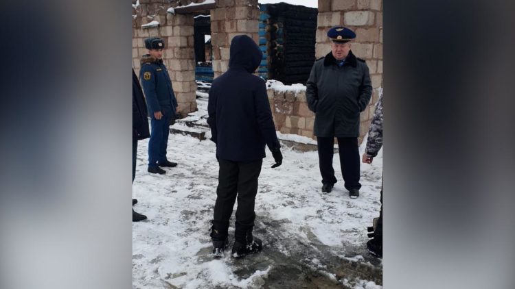 Прокуратура РТ взяла на контроль проверку после гибели семьи на пожаре в Альметьевском районе