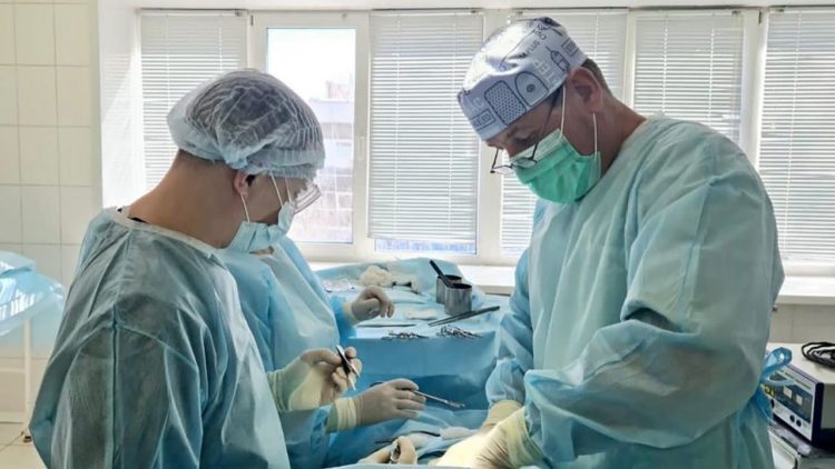 Челнинские врачи дважды спасли жизнь пожилому мужчине