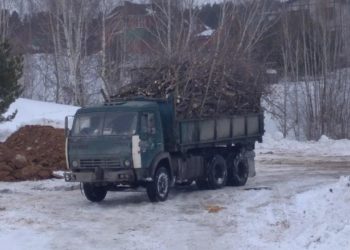 Из Константиновки вывезли 10 КАМАЗов мусора