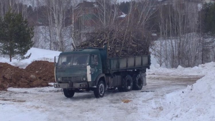 Из Константиновки вывезли 10 КАМАЗов мусора