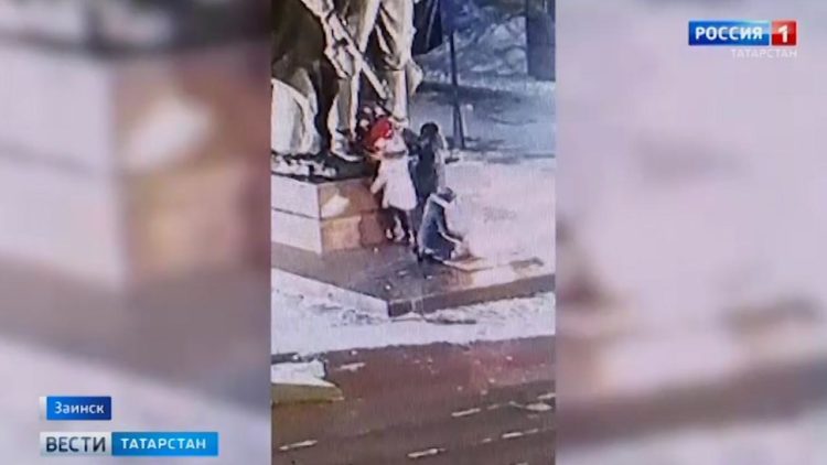 Стали известны подробности громкого дела о поджоге памятника воину-освободителю в Заинске