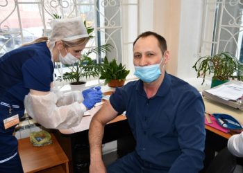 Сотрудники минземимущества РТ сделали вакцину от коронавируса