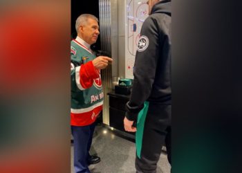 Минниханов примерил форму «Ак Барса»