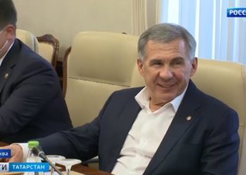 Жители Татарстана жалуются на затопленные улицы и дворы