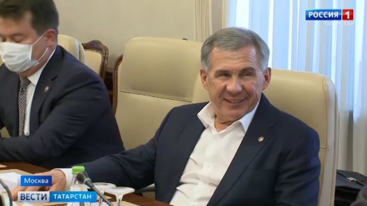 Жители Татарстана жалуются на затопленные улицы и дворы