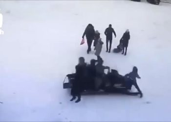 В Свияжске снегоход сбил ребенка и скрылся с места аварии (ВИДЕО)