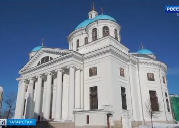 Минниханов и Шаймиев осмотрели строящийся Собор Казанской иконы Божией матери