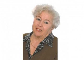 Скончалась основатель челнинской гимназии №76 Алина Титова