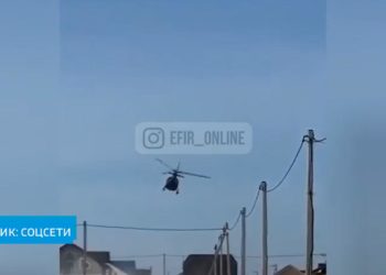 В поселке под Казанью прямо у домов приземлился учебный вертолет