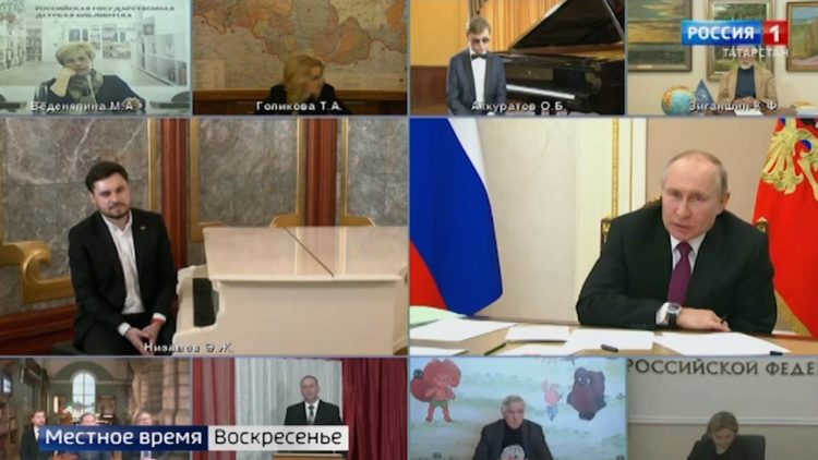 Владимир Путин поручил разработать в России систему поддержки композиторов