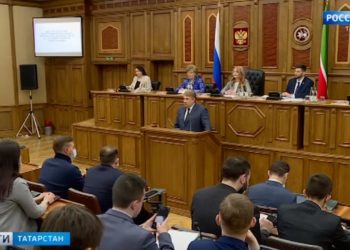 Метшин оценил ход капремонта в малоэтажных домах на ул.Авангардная