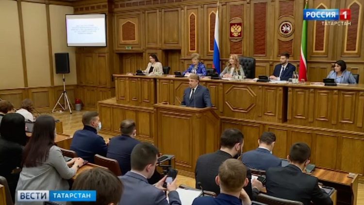 Метшин оценил ход капремонта в малоэтажных домах на ул.Авангардная