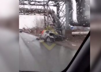 В Челнах водитель погиб после столкновения с опорой теплотрассы