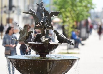 В Казани запустили первые три фонтана