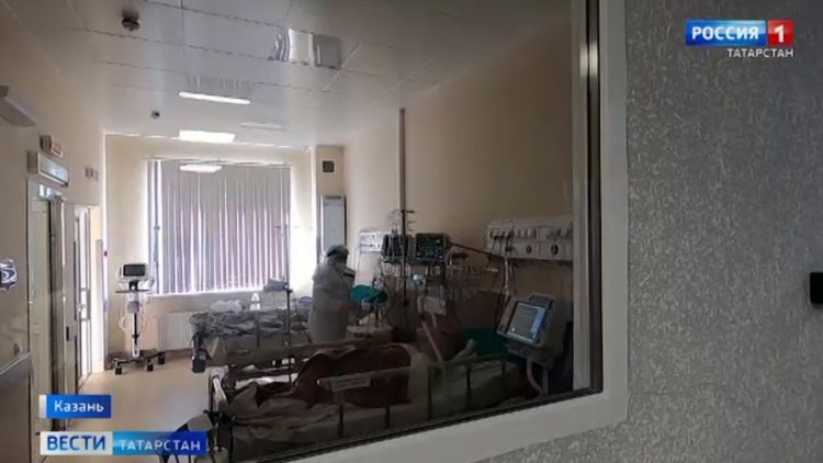 Шаймиев вручил награды за вклад в деятельность Фонда «Возрождение»