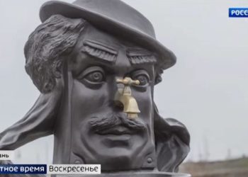 Водовозы, бабушка, коты, мальчик с утятами: необычные скульптуры Казани