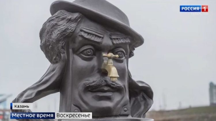 Водовозы, бабушка, коты, мальчик с утятами: необычные скульптуры Казани