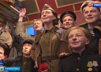 Минниханов и Шаймиев возложили цветы к памятнику Тукая