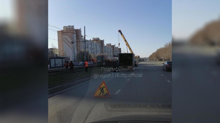 В Казани сошел с рельсов трамвай