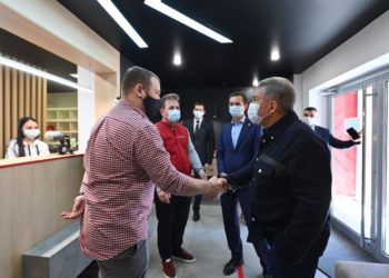 Рустам Минниханов ознакомился с работой местного маркеплейса