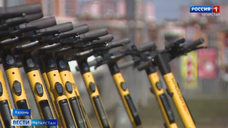 Двухколесный бум: Казань заполонили брошенные электросамокаты