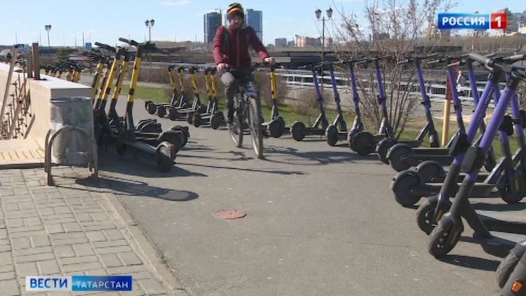 Двухколесный бум: Казань заполонили брошенные электросамокаты