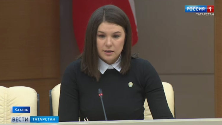 Талия Минуллина станцевала перед инвестором в ролике для АИР РТ