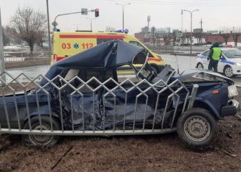 В Челнах на перекрестке произошла серьезная авария