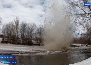 Подготовка к паводку: саперы взрывают лед на реках Татарстана