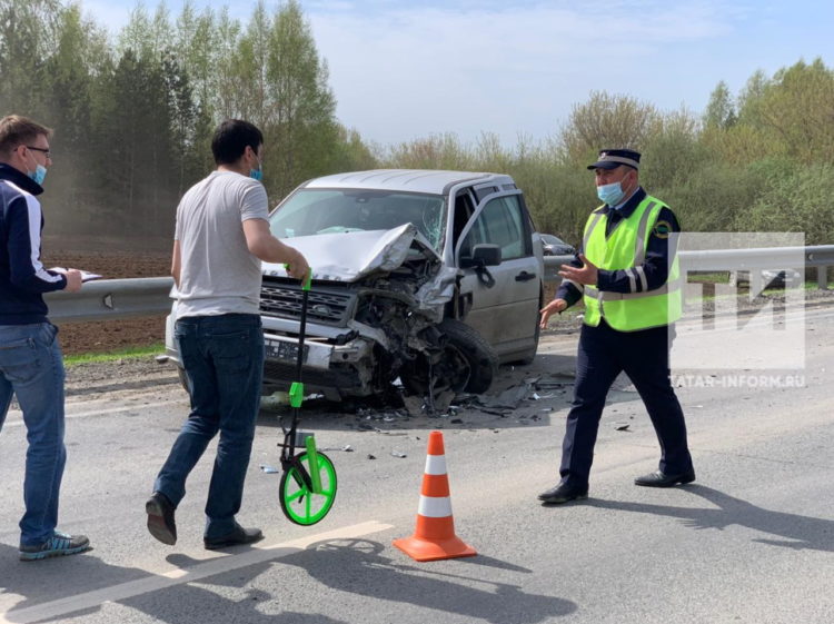В Татарстане один человек погиб при столкновении внедорожника и легковушки