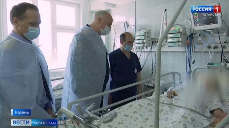 Пострадавших при стрельбе в школе Казани доставили в Москву