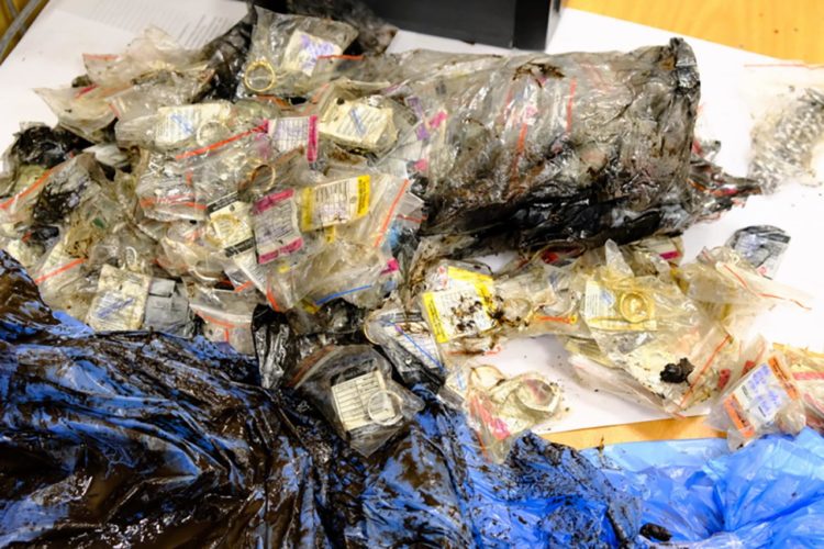 В Казани полицейские откопали четыре мешка драгоценностей на 160 млн