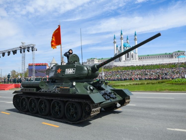 В Казани прошел парад Победы