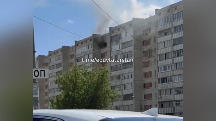 В Казани загорелась квартира в многоэтажке на Декабристов