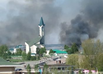 В Челнах возле пристани произошел большой пожар