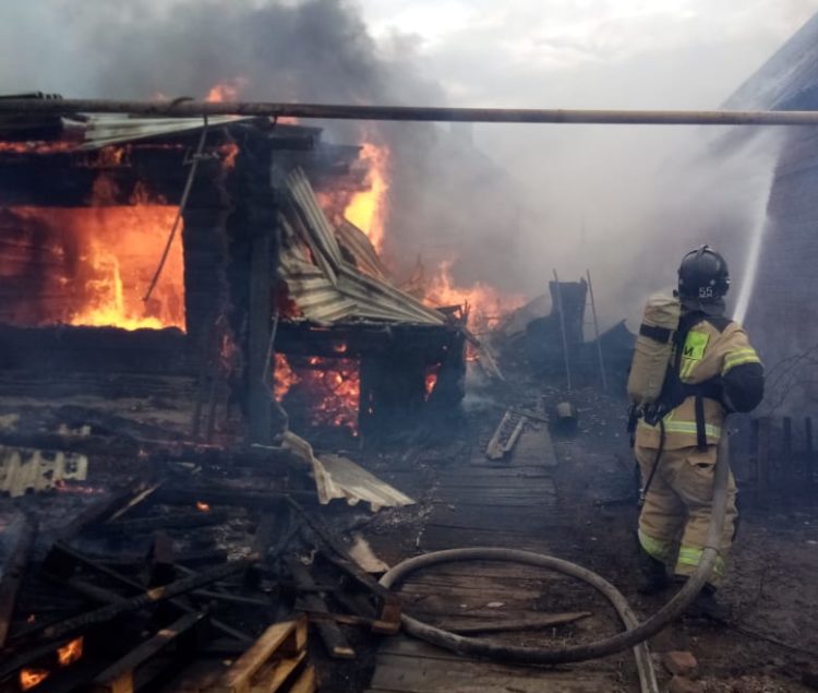 В Челнах при пожаре погибли два человека, еще один серьезно пострадал
