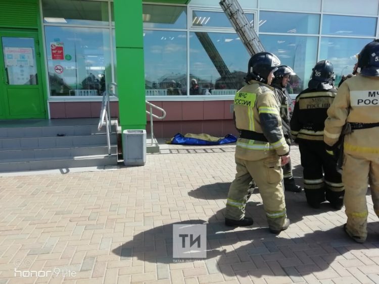 В Челнах 14-летняя девочка погибла, выпав с седьмого этажа