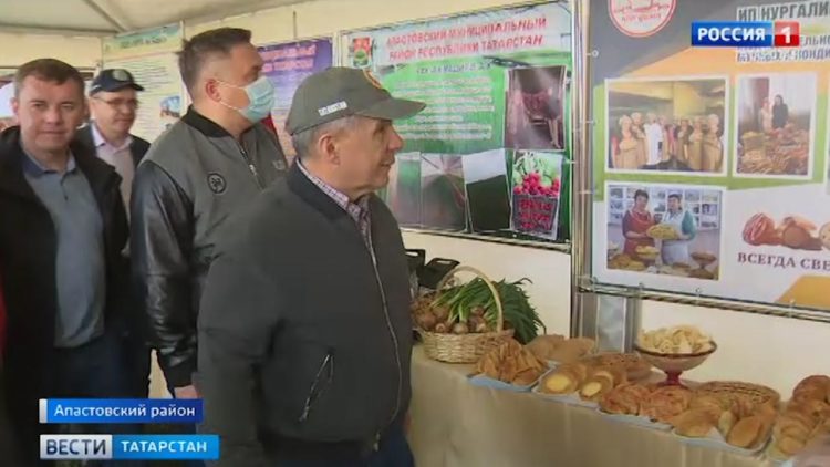 Минниханов посетил Кайбицкий и Апастовский районы, где оценил ход весенне-полевых работ