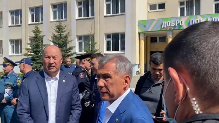 Рустам Минниханов прокомментировал стрельбу в школе в Казани