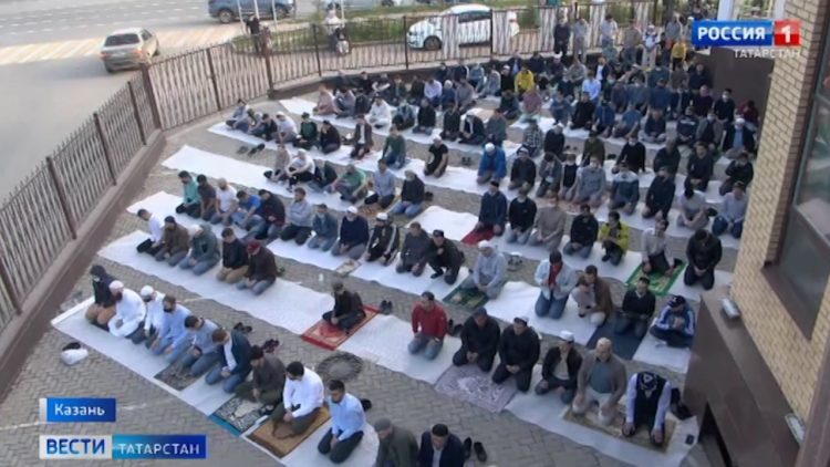 Рустам Минниханов обсудил развитие медресе «Мухаммадия»