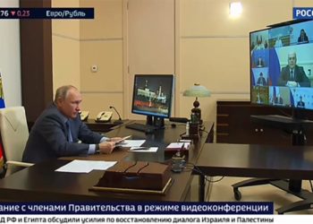 Путин призвал усилить ответственность тех, кто выдает лицензии на оружие