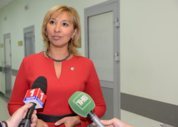 Семьи погибших при стрельбе в казанской школе получат выплаты в 1 млн сегодня