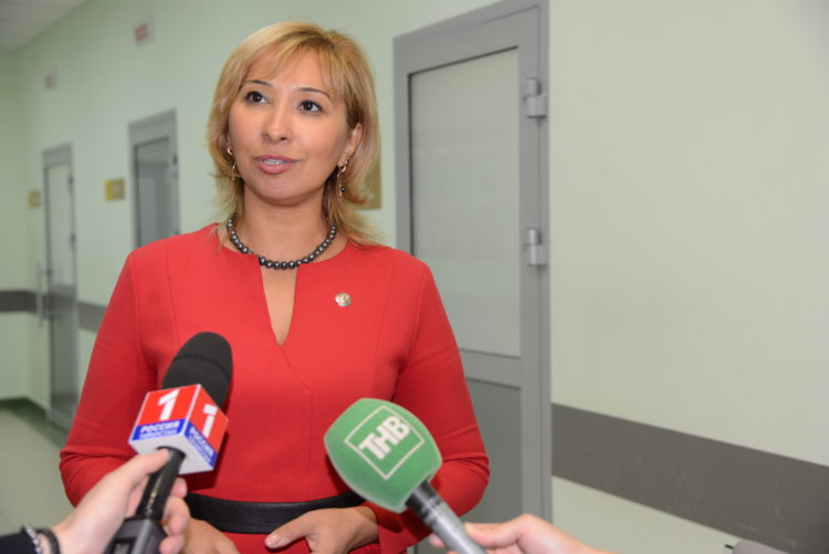 Семьи погибших при стрельбе в казанской школе получат выплаты в 1 млн сегодня