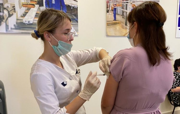 В Татарстане от COVID-19 привились более 500 тысяч человек