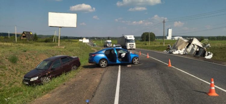 Появились подробности жесткого ДТП под Челнами, в котором погиб 11-летний ребенок