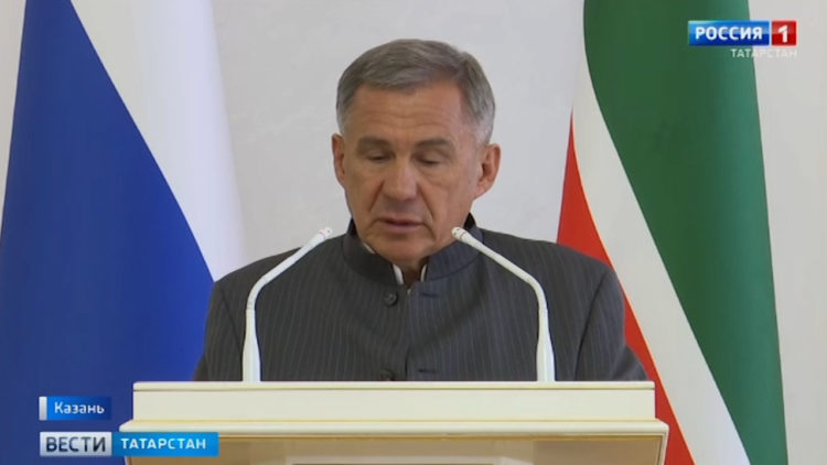 Минниханов поздравил ватерпольный клуб «Синтез» с чемпионством России