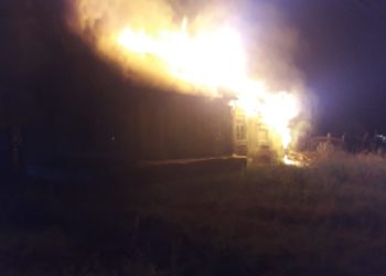 В Татарстане соседи вытащили из окна горящего дома двух человек