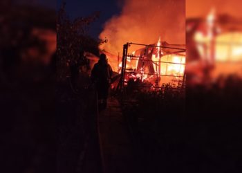 Отец и дочь погибли при пожаре в металлической бытовке в Челнах