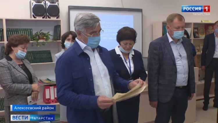 Полиция расследует инцидент в Казани, где женщина в записке просила о помощи